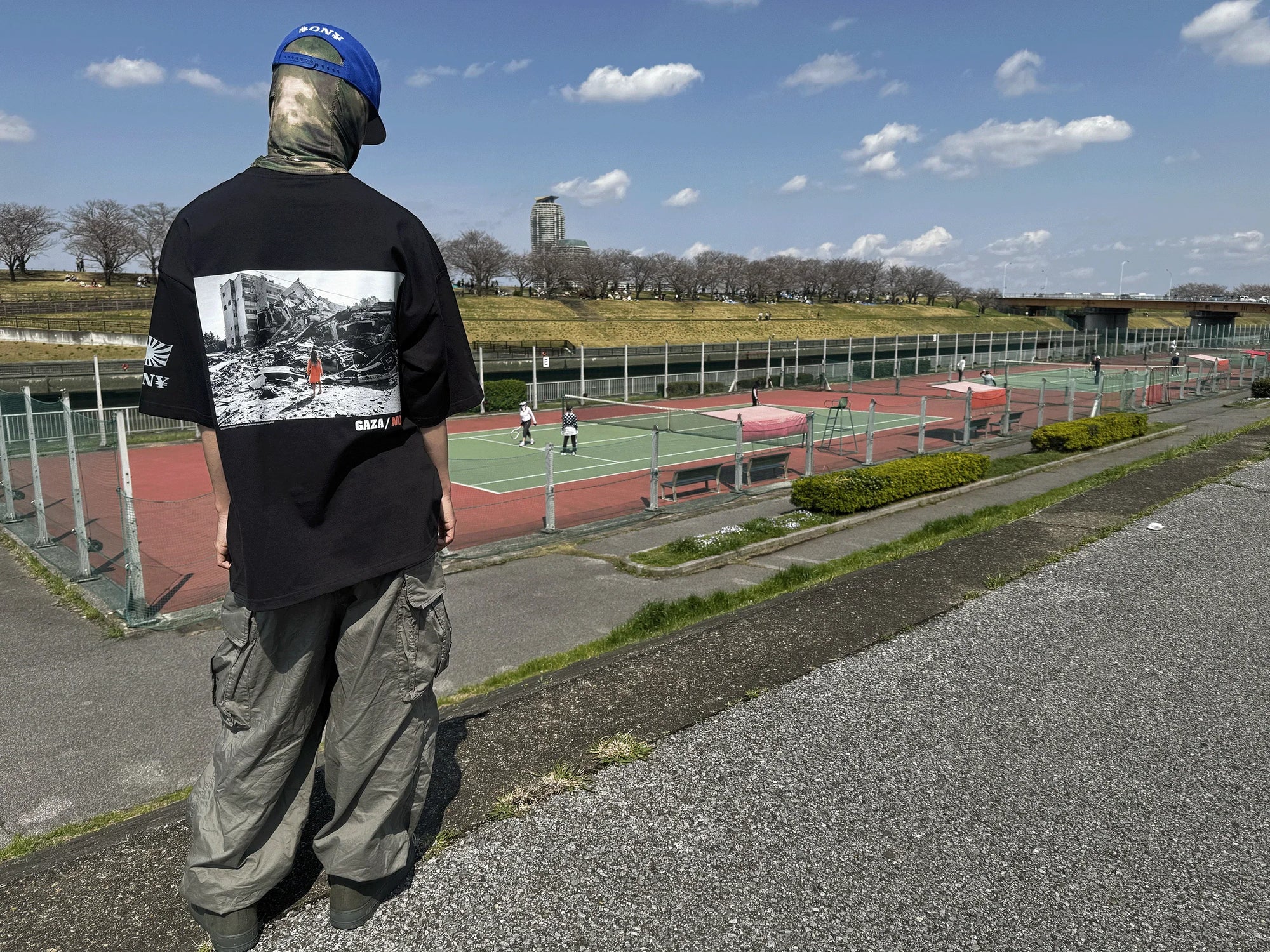 DOLONYEN Luftangriffe auf Dresden 1945 / Gaza now T-shirt